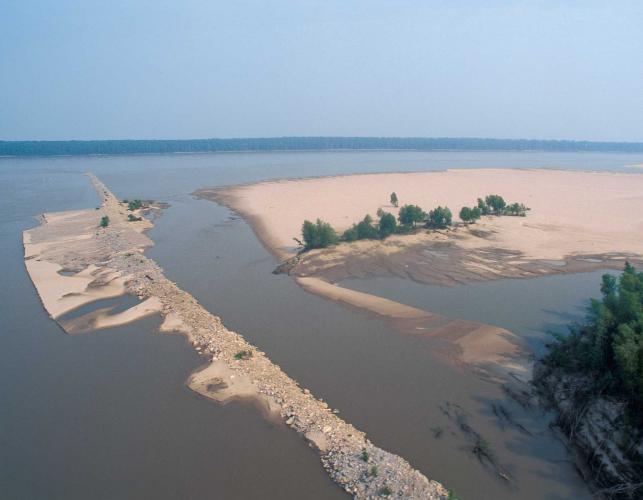 Photo of sandbars on the Mississippi River